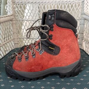 La Sportiva Leather Mountaineering Boots Red/Black Vibram — EU 39 W 7.5 / M 6.5